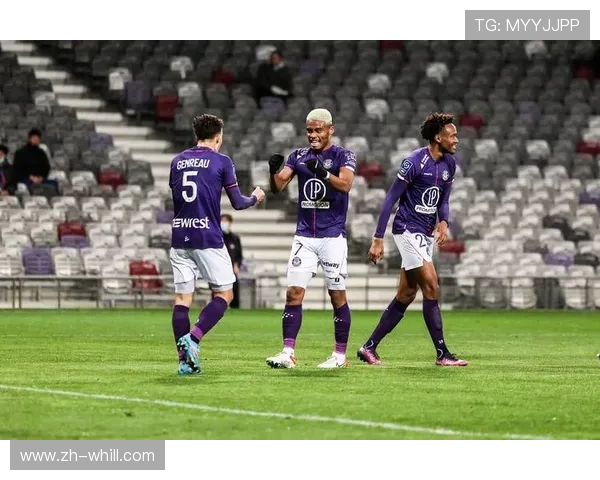 巴黎FC官方宣布签下35岁前锋因莫比莱，增强保级锋线经验